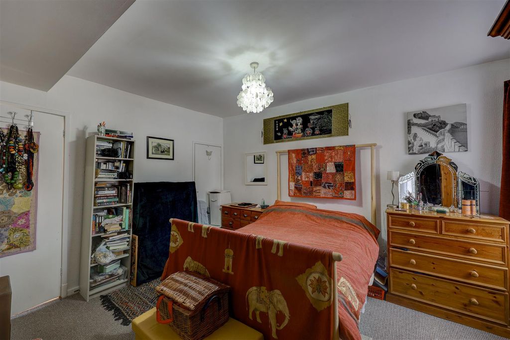 Property photo 3 of 11 Bedroom