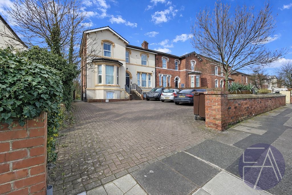 Property photo 1 of 77 5058160