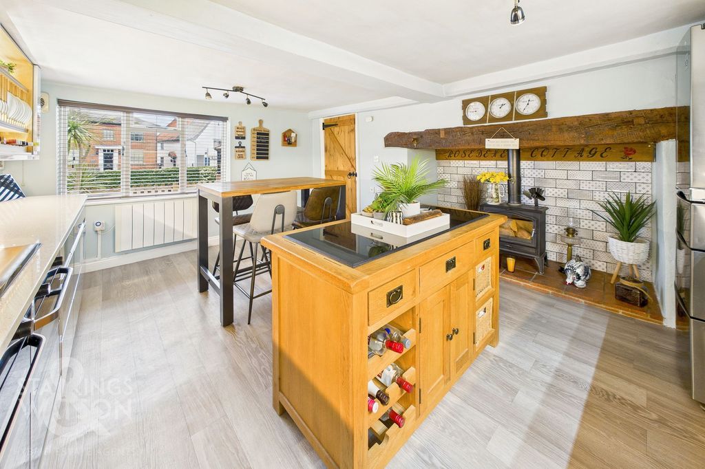 Property photo 3 of 26