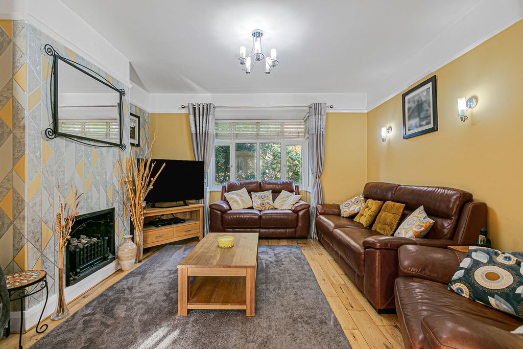 Property photo 3 of 20 Reception Room