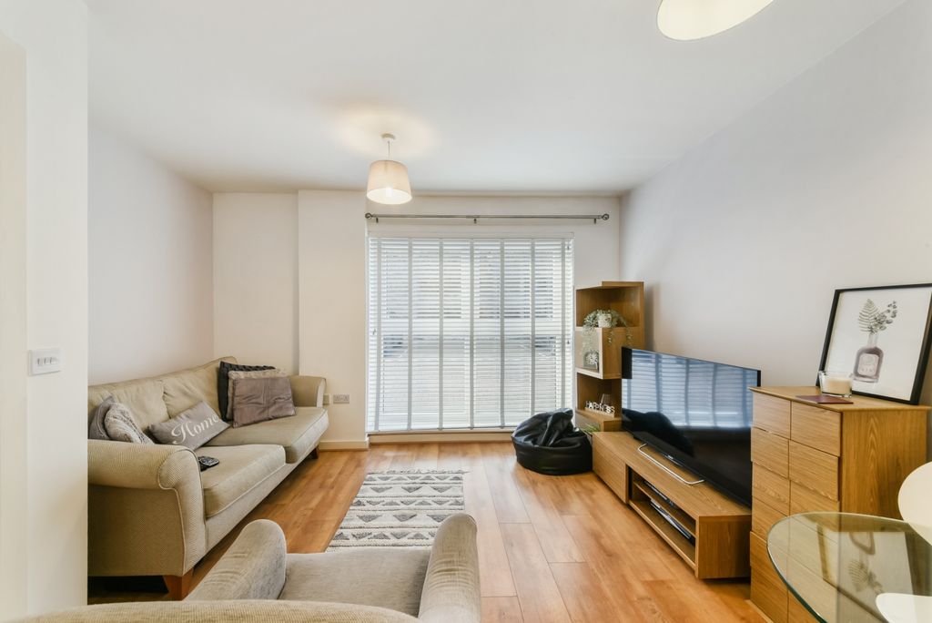 Property photo 1 of 9 Forge Square, Westfe