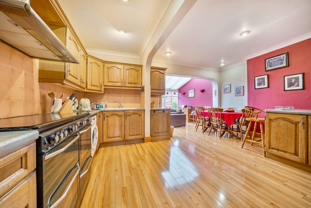 Property photo 3 of 16 Kitchen Dining Room