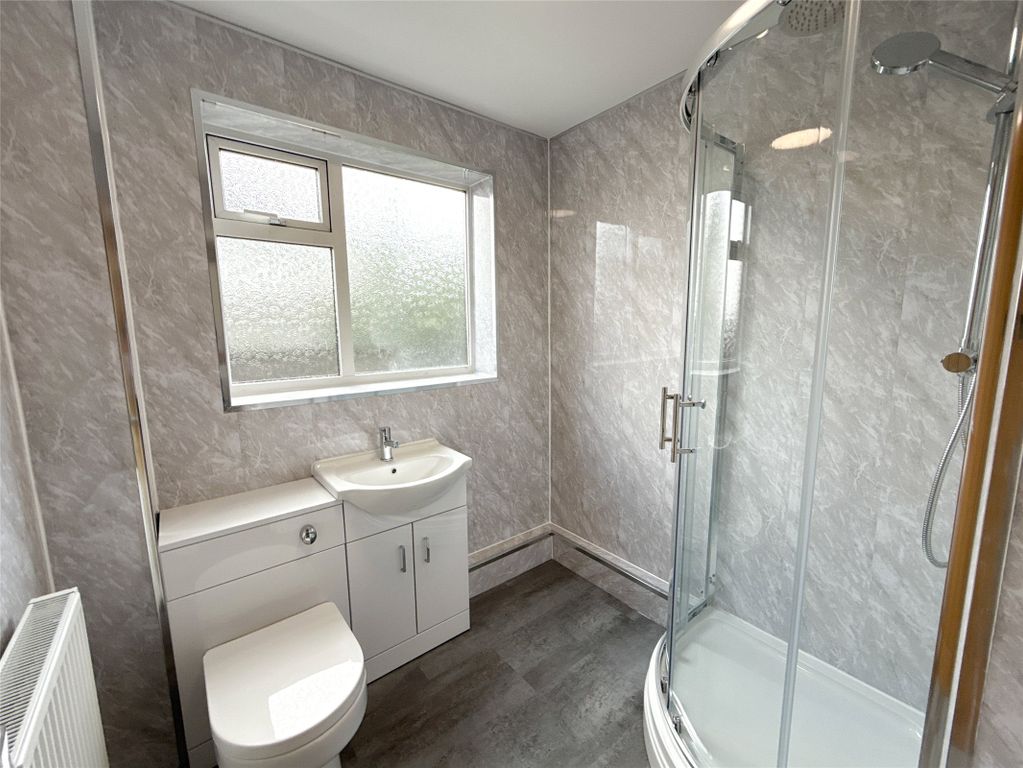 Property photo 3 of 20 Bathroom