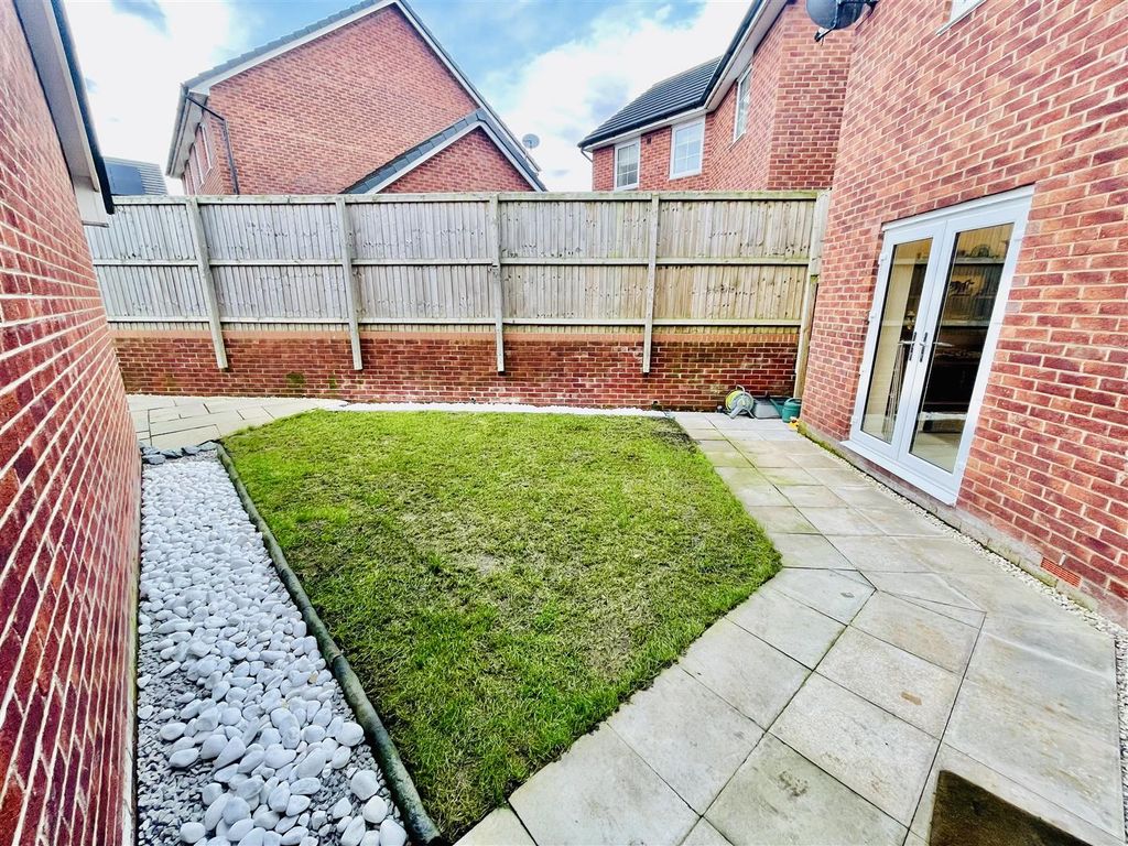 Property photo 2 of 21 Rear Aspect