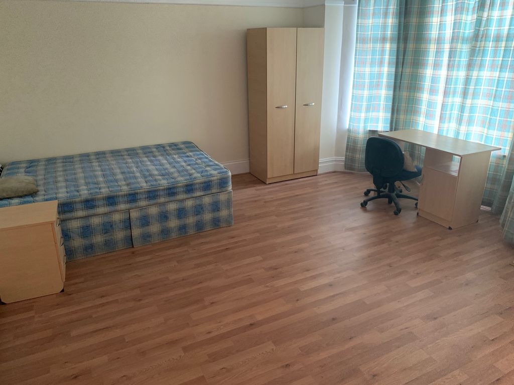 Property photo 3 of 12 Images