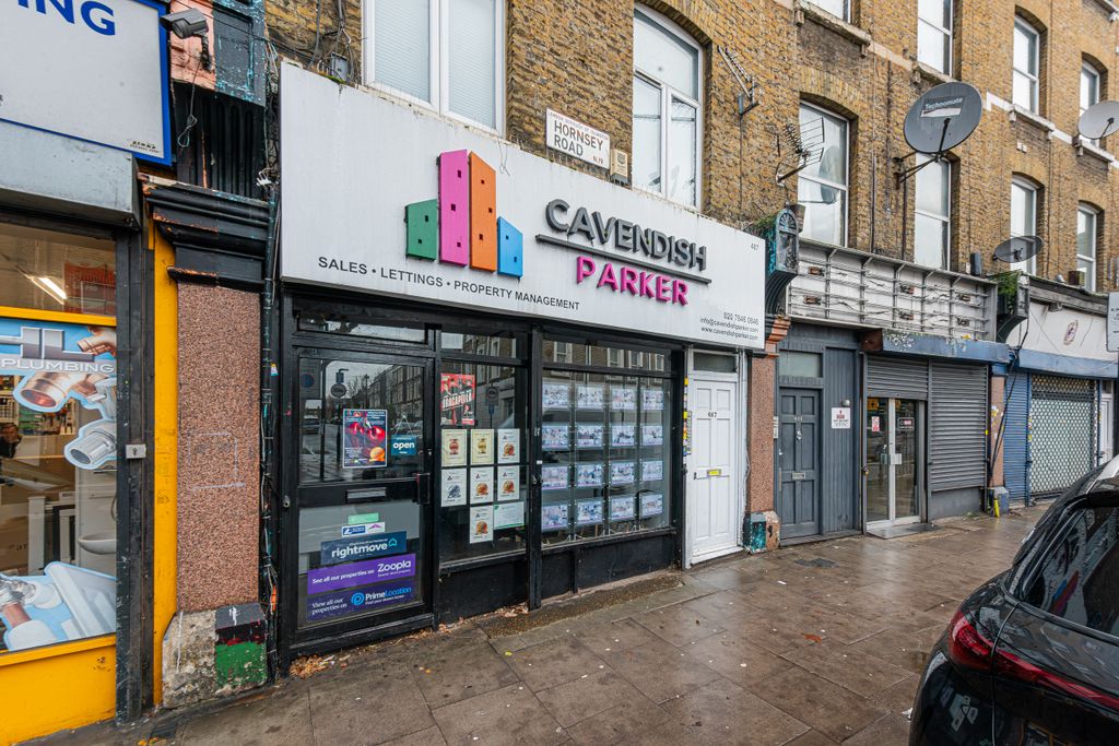 Property photo 2 of 7 Hornsey Road 487-008