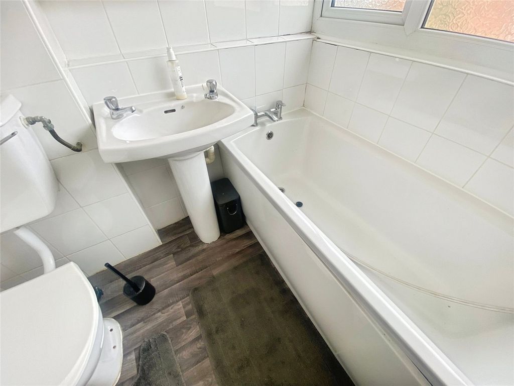 Property photo 2 of 13 Bathroom