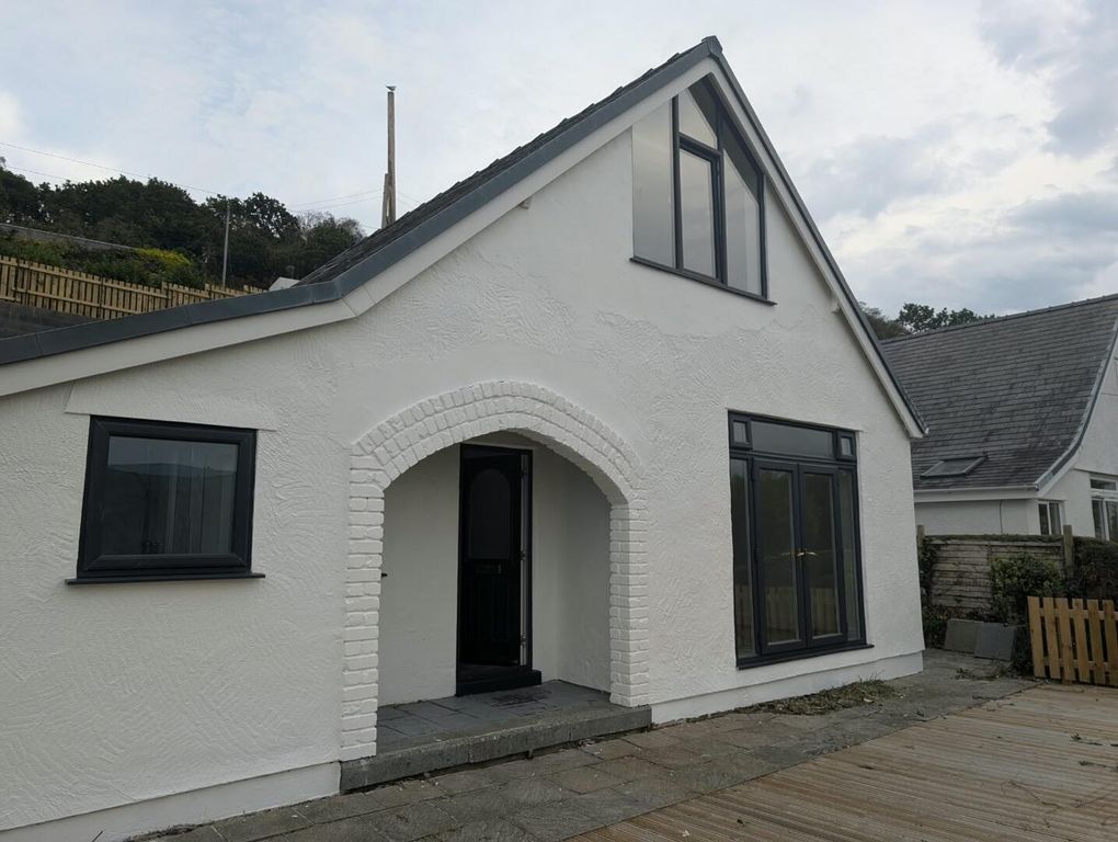 Property photo 1 of 14 Front (Exterior)
