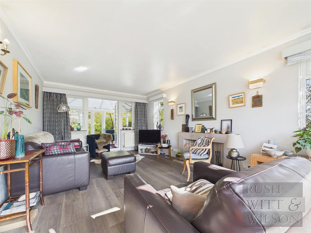 Property photo 2 of 31