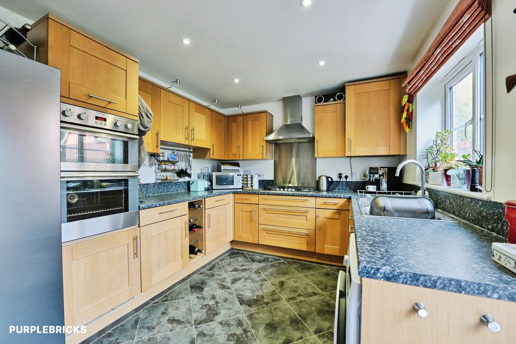 Property photo 3 of 29