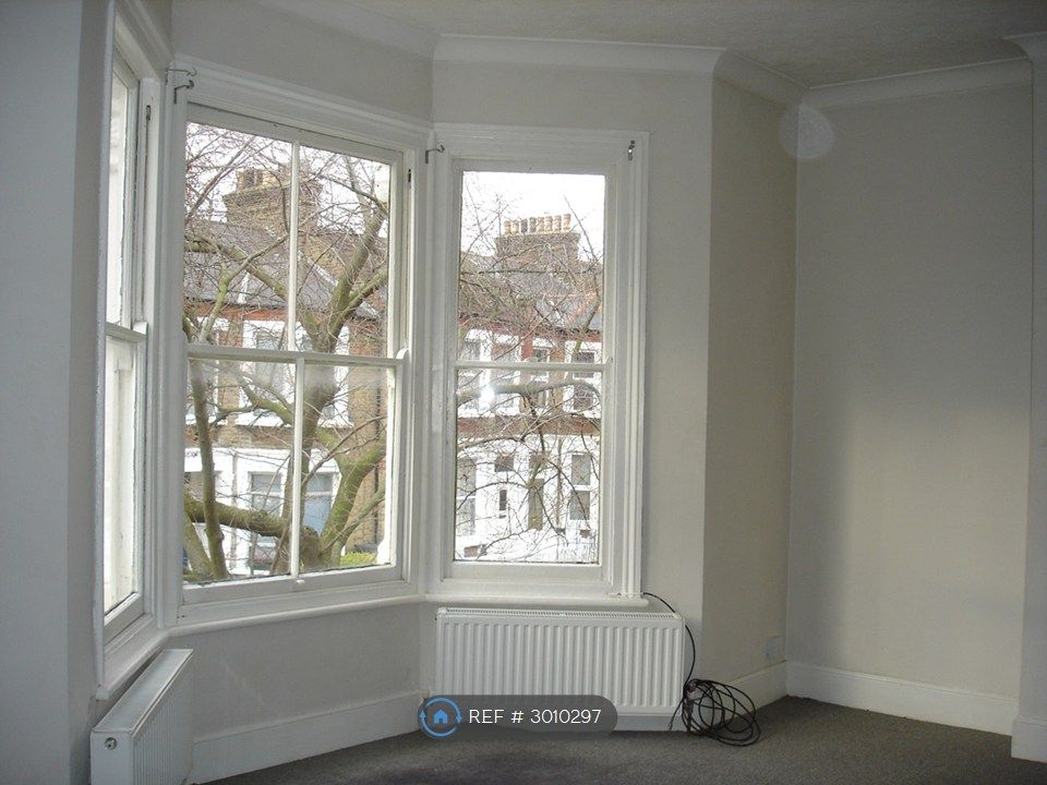 Property photo 1 of 8 Living Room