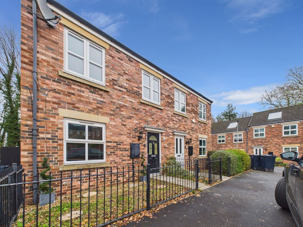 Property photo 1 of 11 External