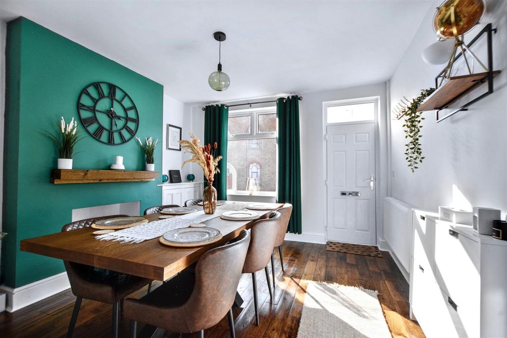 Property photo 2 of 16 Dining Room