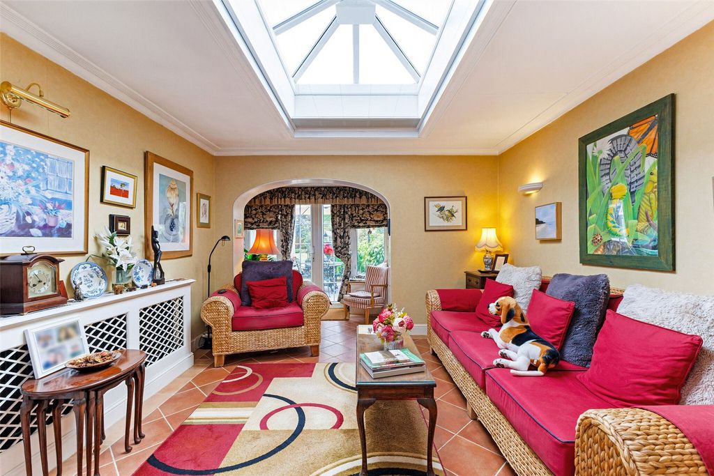 Property photo 3 of 19 Sitting Room