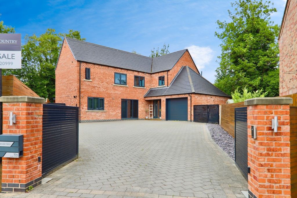 Property photo 1 of 18 3678813