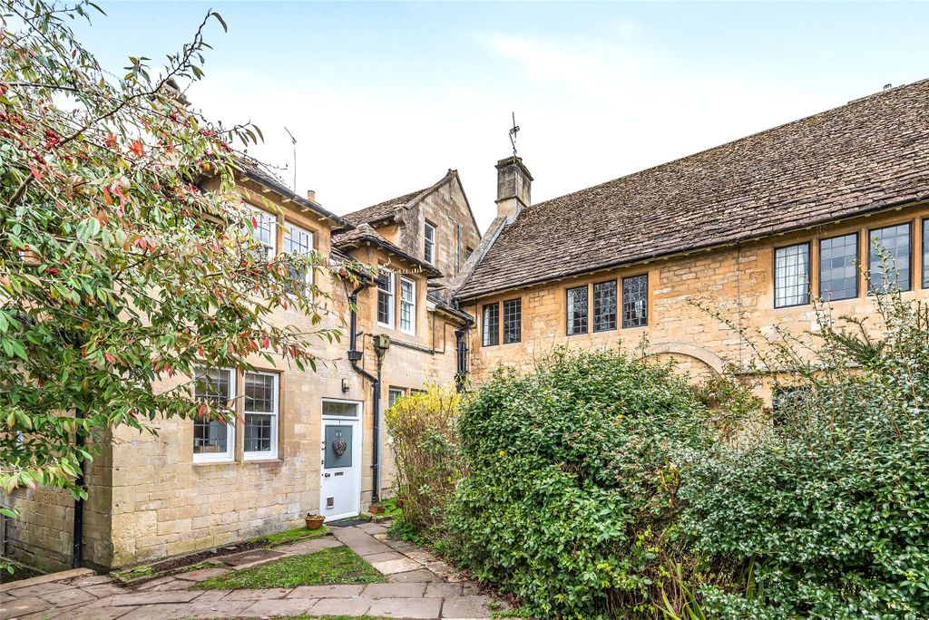 Property photo 2 of 15 Entrance