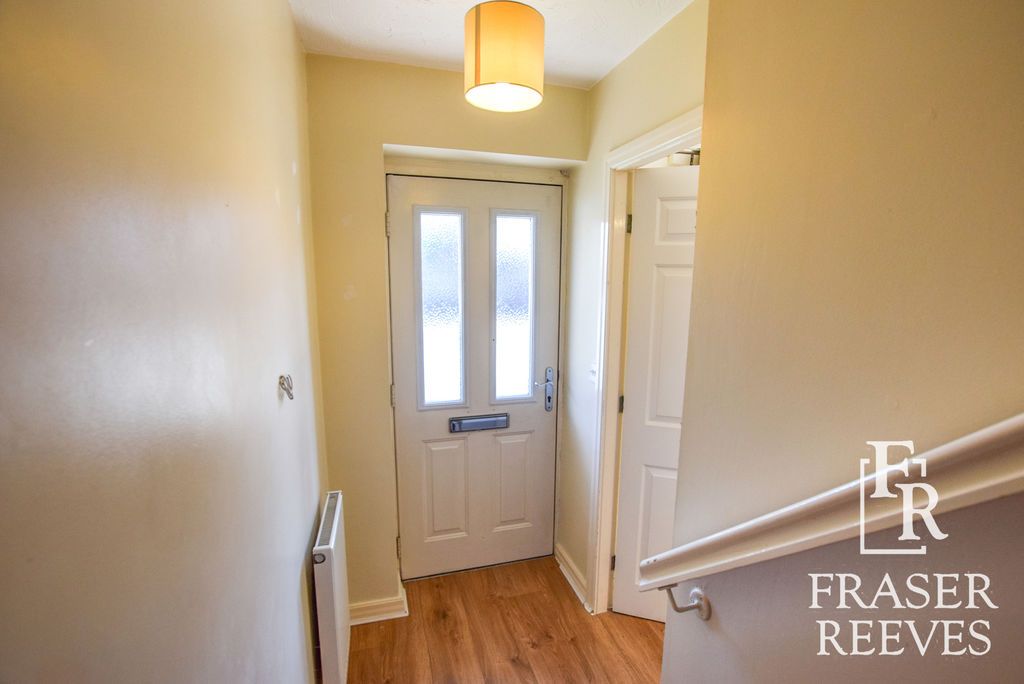 Property photo 3 of 17 Entrance Hall