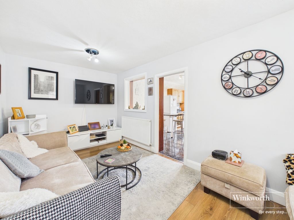 Property photo 1 of 10 Living Room