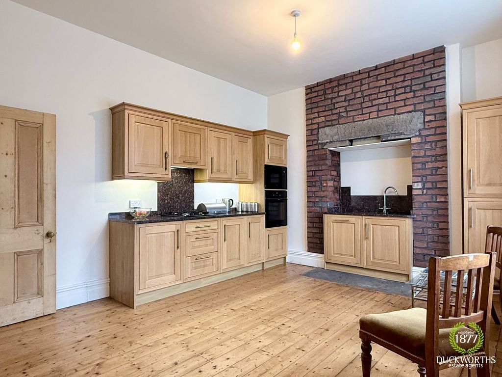 Property photo 2 of 24