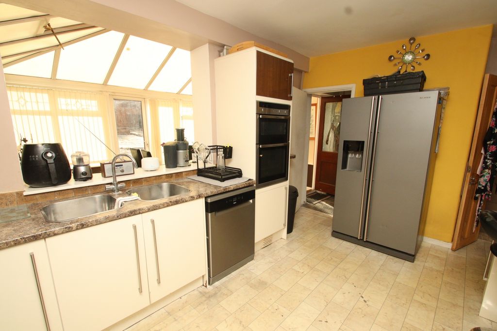 Property photo 3 of 17 Photo 28