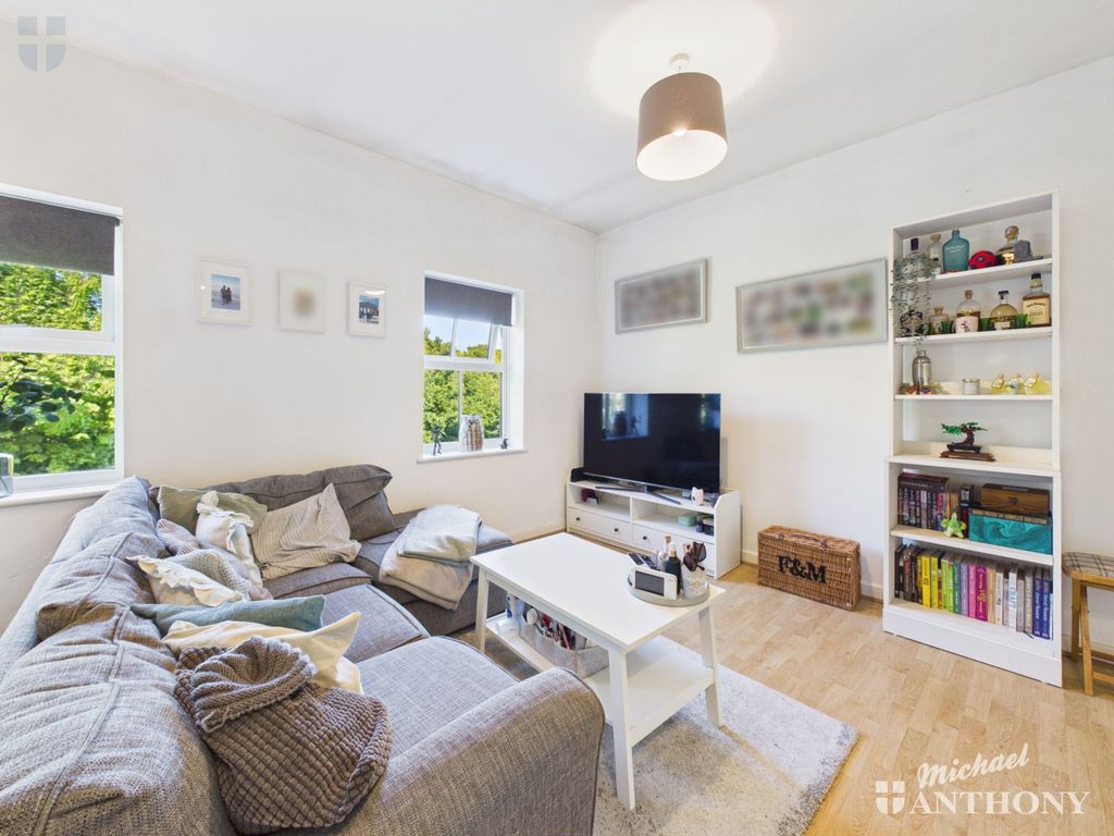 Property photo 2 of 16 Cam03852G0-Pr0647-Still022