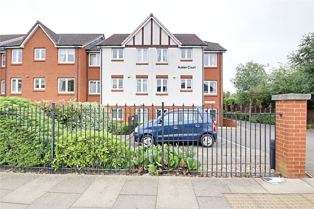 Property photo 2 of 31 Picture No. 15