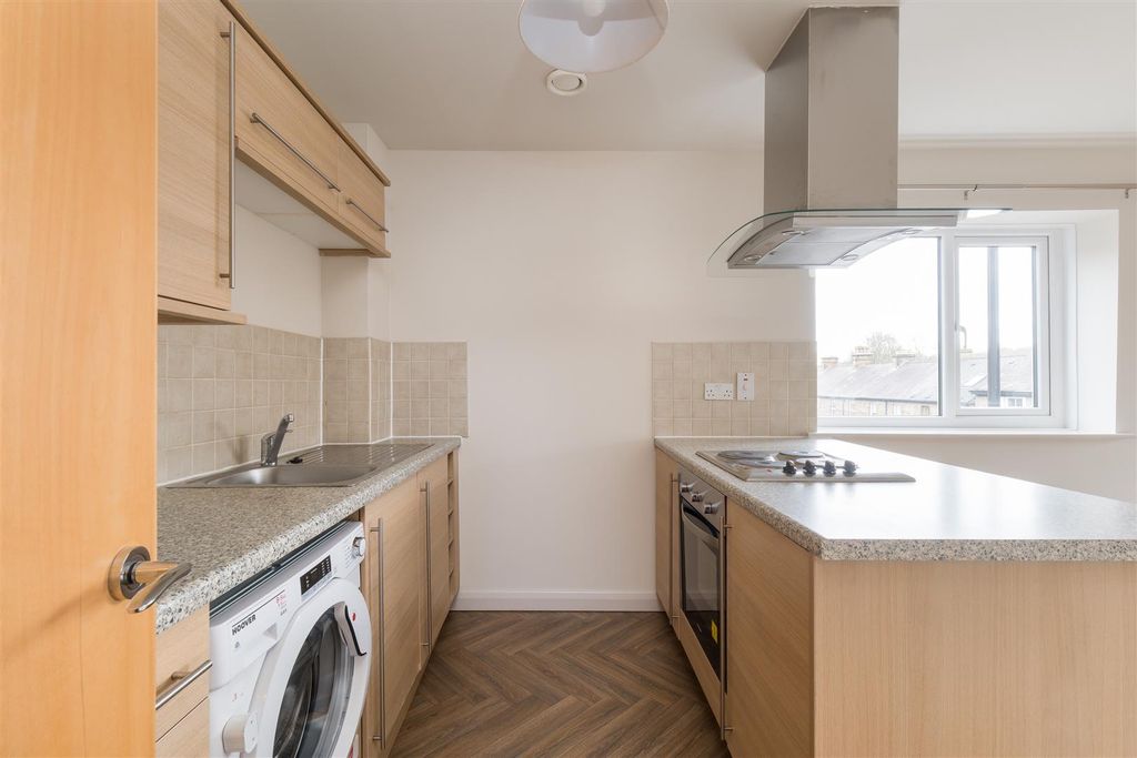 Property photo 2 of 11 Untitled (8 Of 14).Jpg