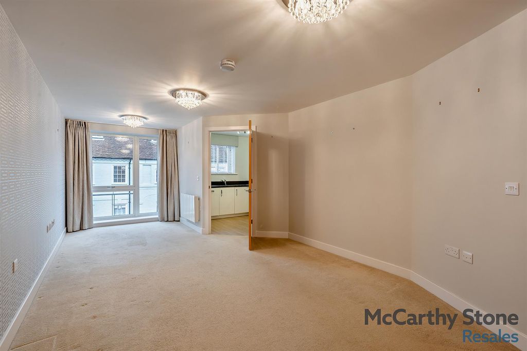 Property photo 2 of 36 8636511-Interior04-800.Jpg