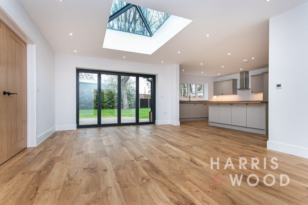 Property photo 2 of 51 4608303