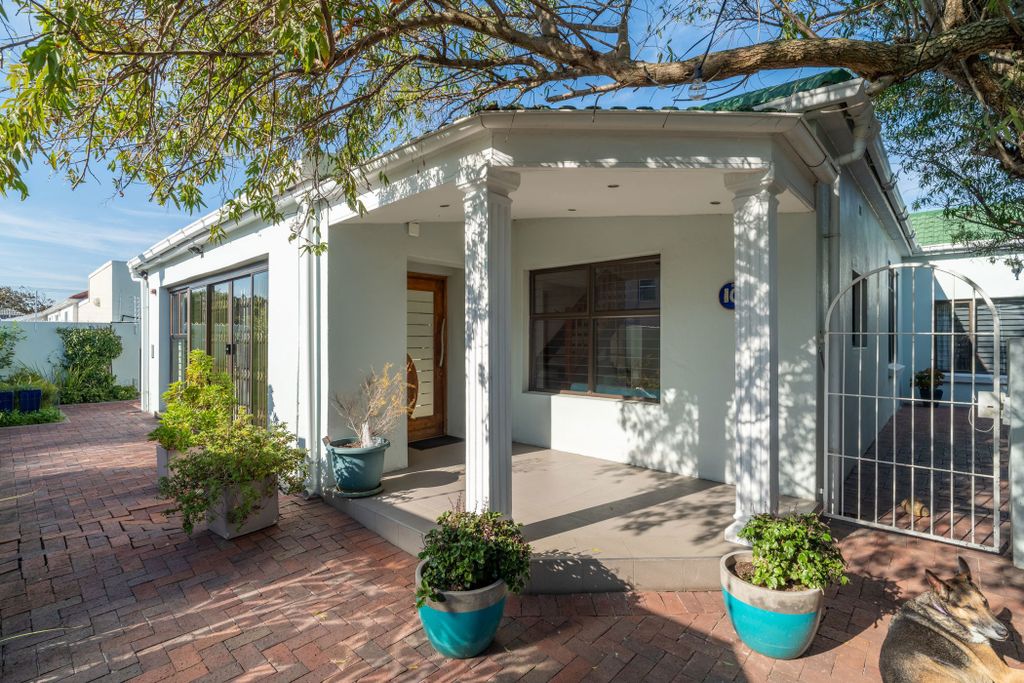 Property photo 1 of 41 Kw1701328