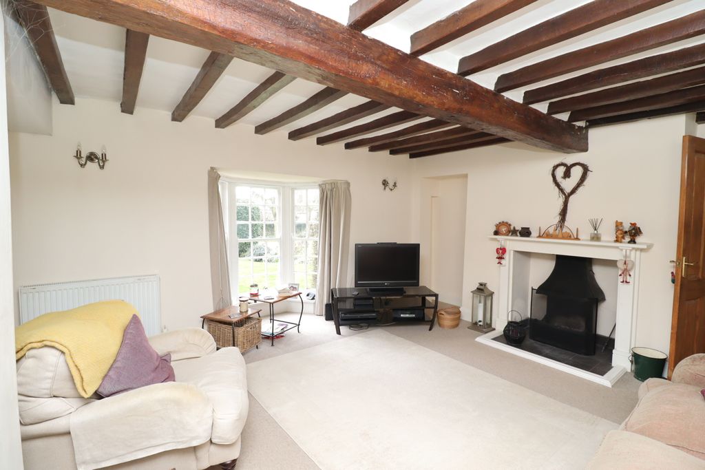 Property photo 2 of 28