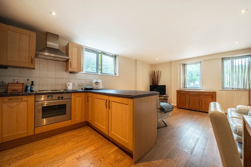 Property photo 2 of 11 Picture No. 06