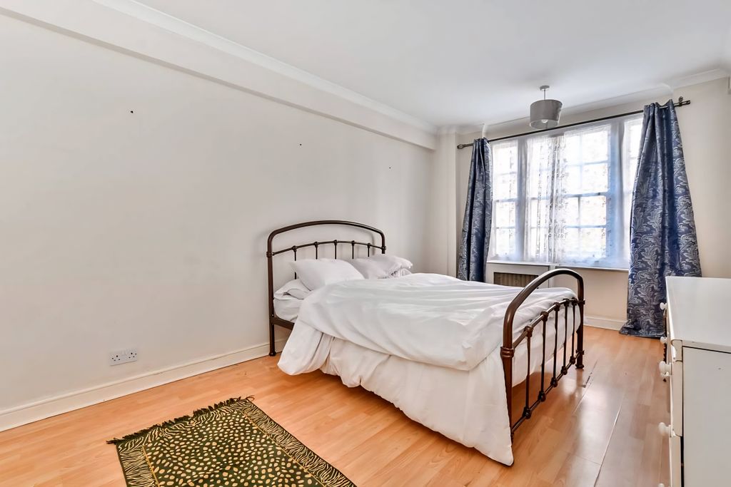 Property photo 3 of 6