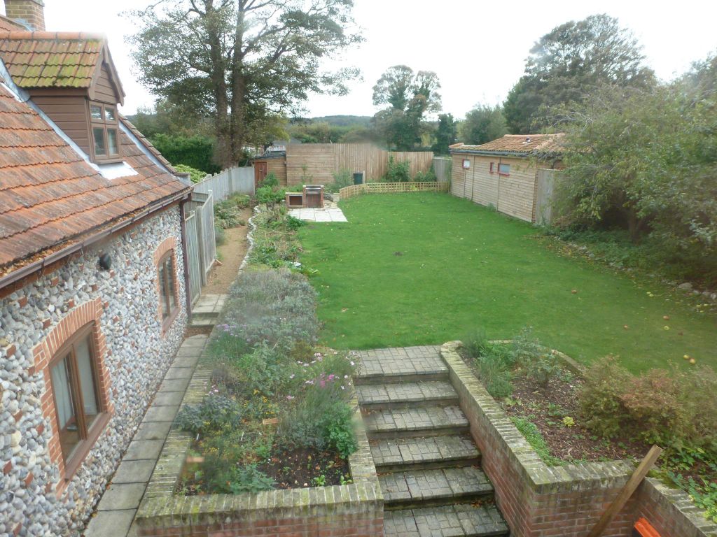 Property photo 3 of 16 Garden