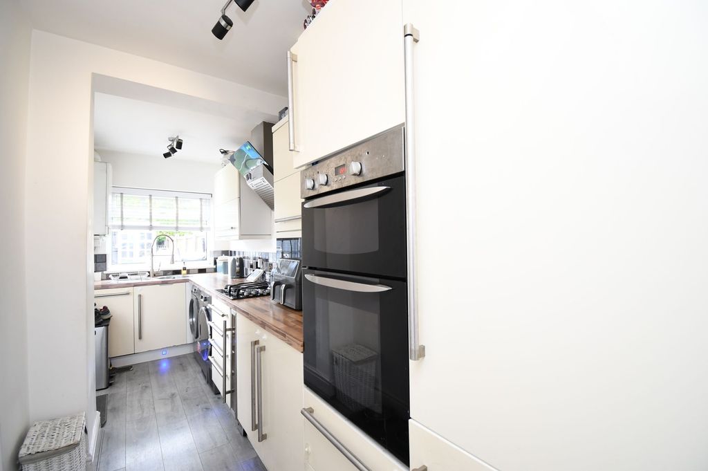 Property photo 3 of 16