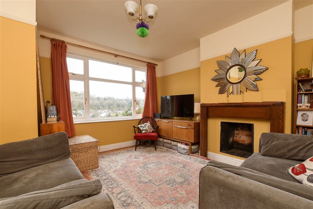 Property photo 3 of 15 Lounge