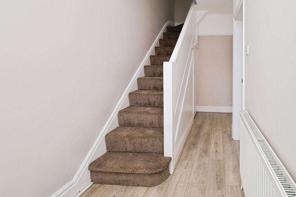 Property photo 2 of 20 Pbox-Img.Jpg