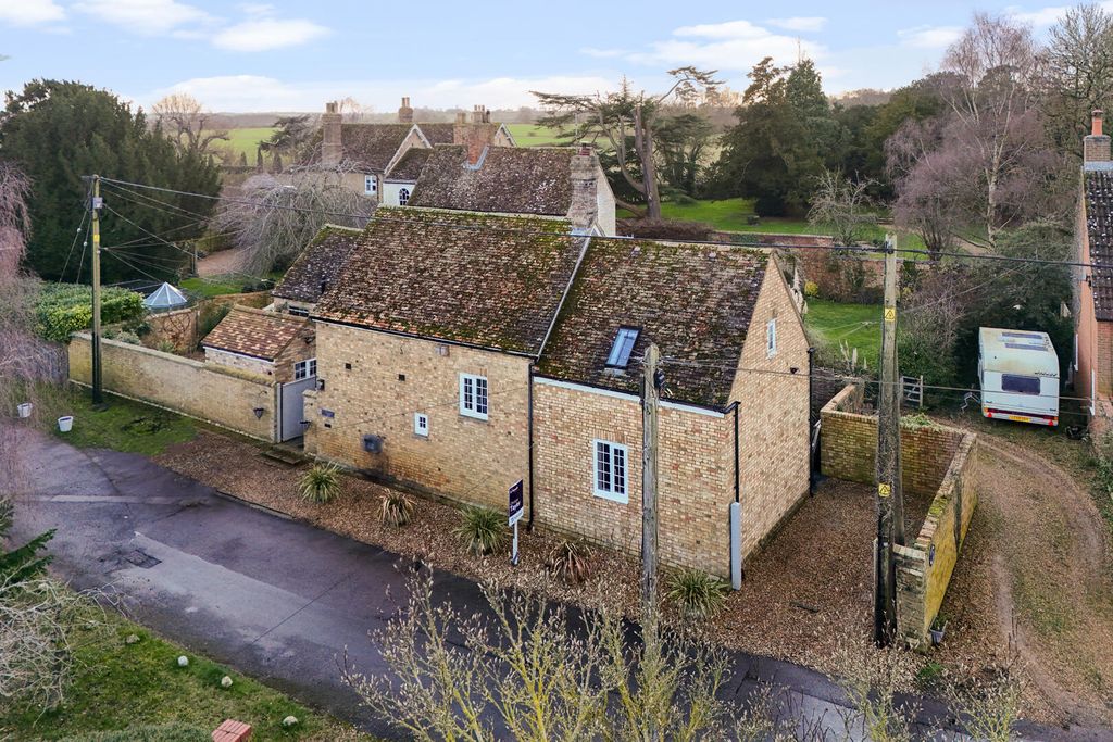 Property photo 3 of 24 Front (Exterior)