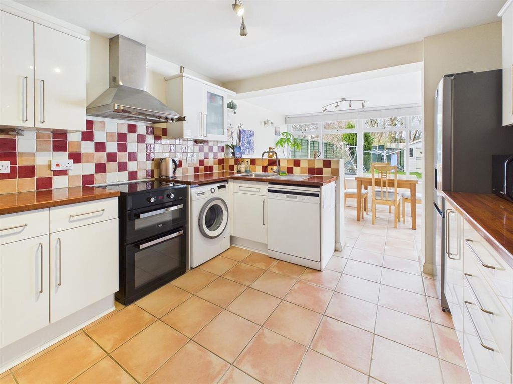 Property photo 2 of 11