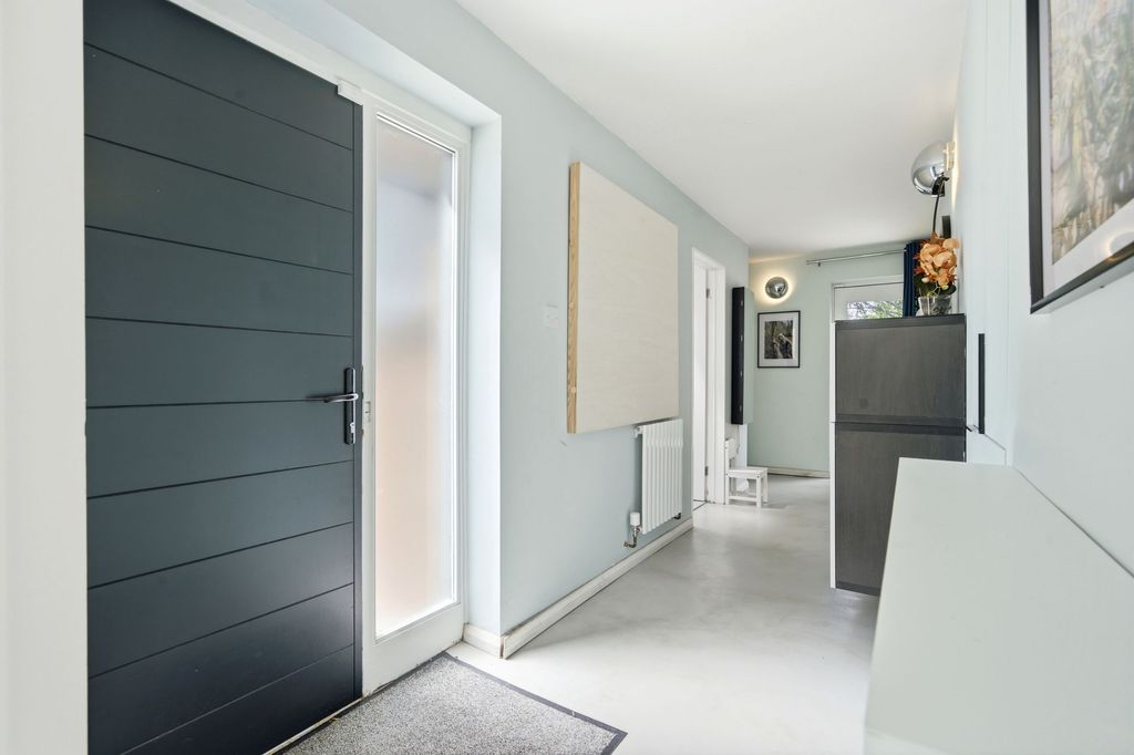 4 bed detached bungalow for saleSherbourne Close, Cambridge CB4 photo 5