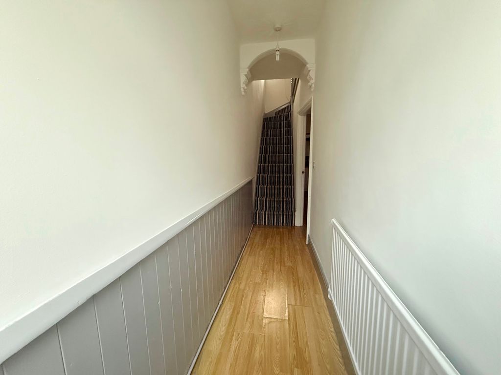 Property photo 2 of 27