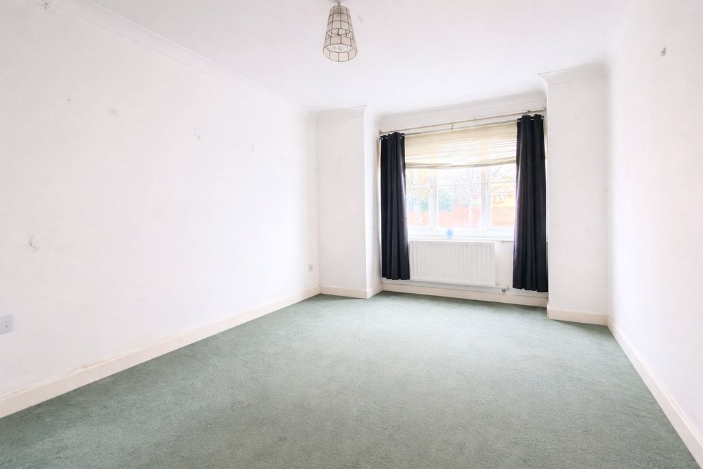 Property photo 3 of 9 Bedroom 1