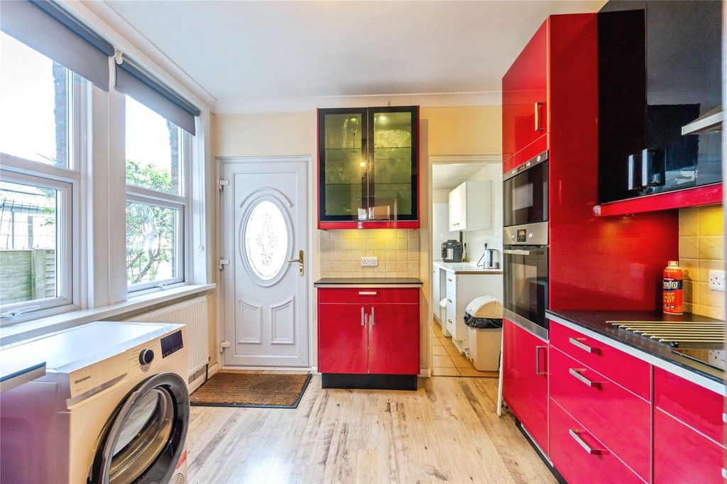 Property photo 3 of 17 Picture No. 27