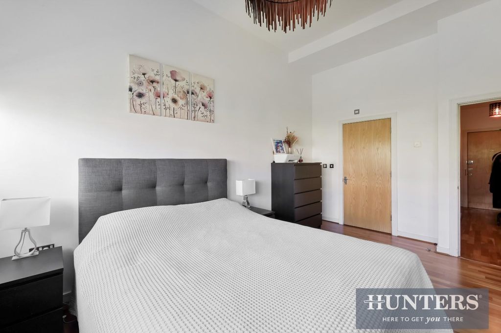 Property photo 3 of 8 Wallis House, -3.Jpg