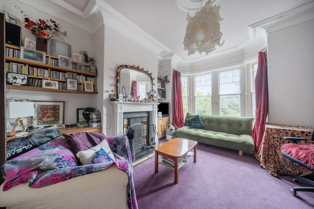 Property photo 3 of 20 1364083-11-68ee51A49A6c2