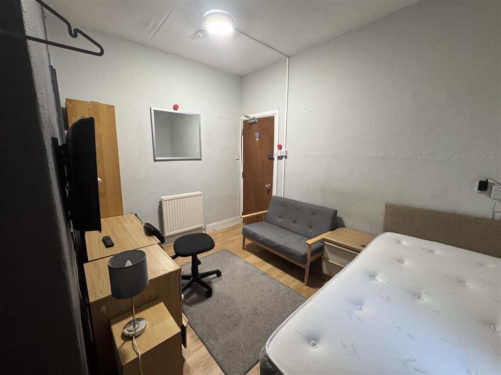 Property photo 3 of 3