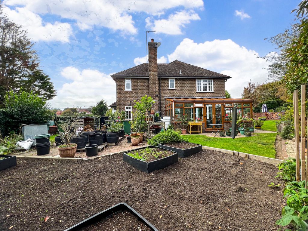 Property photo 2 of 26