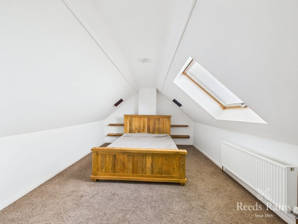 Property photo 3 of 19 Principal Bedroom