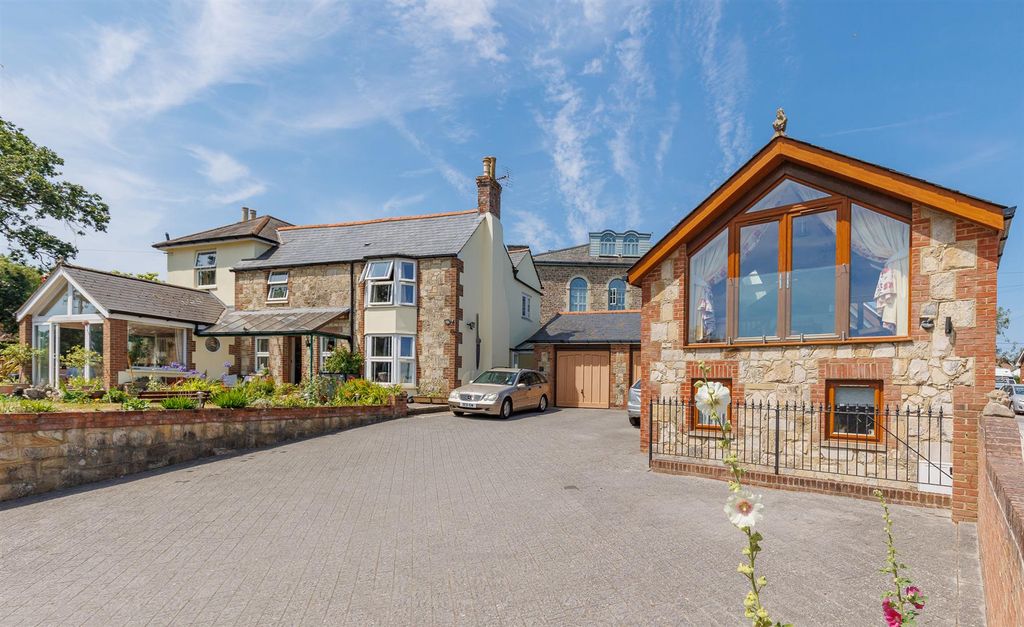 Property photo 1 of 36 Established Guest House And Annexe