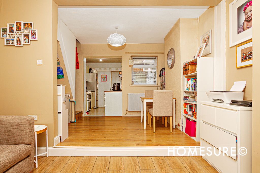 Property photo 3 of 11 Photo 03